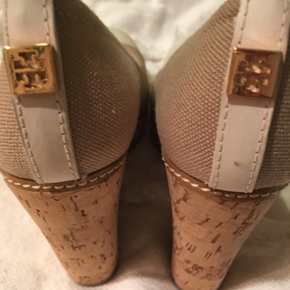Tory Burch Wedges Size 9.5 Tan with Cream leather - Picture 4 of 4